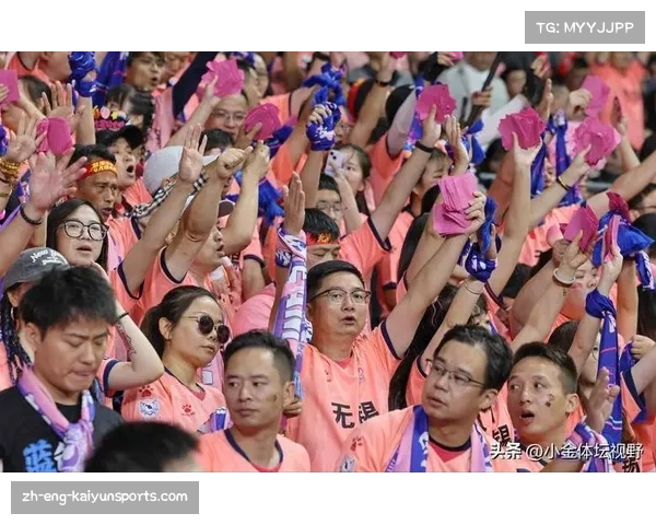 球迷热情无边！欧冠篮球赛场欧洲球迷助威独特方式引爆全场